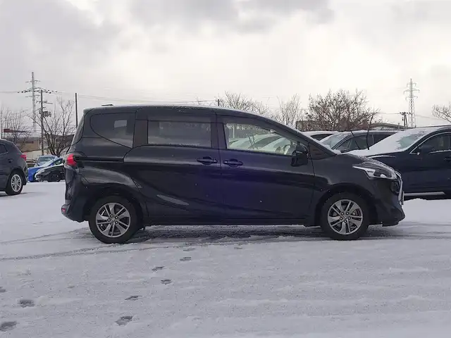 トヨタ シエンタ G クエロ 山形県 2019(平31)年 8.2万km ブラックマイカ 4WD/衝突被害軽減システム/純正SDナビ/　　【CD DVD BT フルセグ MSV】/全周囲カメラ/両側パワースライドドア/LEDオートライト/ハーフレザーシート/シートヒーター/純正15インチアルミホイール/コーナーセンサー/ステアリングスイッチ/電動格納ウィンカーミラー/フォグランプ/スマートキー/ETC