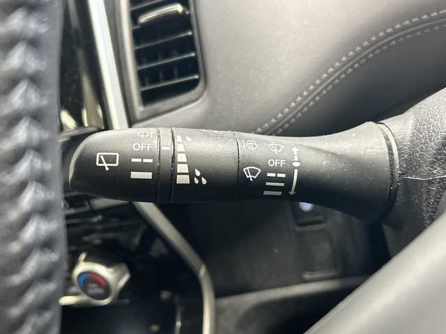 日産 セレナ e－パワー ハイウェイスター V 千葉県 2020(令2)年 6万km ブリリアントホワイトパール ナビ　全方位カメラ　フルセグ　ＣＤ／ＤＶＤ　ＢＴ　ＡＵＸ　ＵＳＢ　リアフリップダウンモニター　両側パワースライドドア　ＥＴＣ　エマージェンシーブレーキ　コーナーセンサー　ＬＥＤライト　踏み間違い防止