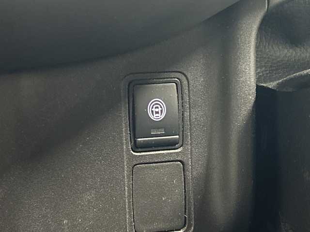 日産 セレナ e－パワー ハイウェイスター V 千葉県 2020(令2)年 6万km ブリリアントホワイトパール ナビ　全方位カメラ　フルセグ　ＣＤ／ＤＶＤ　ＢＴ　ＡＵＸ　ＵＳＢ　リアフリップダウンモニター　両側パワースライドドア　ＥＴＣ　エマージェンシーブレーキ　コーナーセンサー　ＬＥＤライト　踏み間違い防止