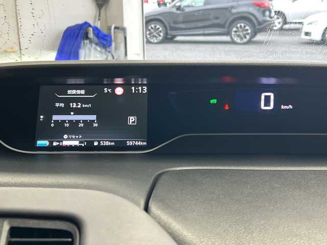 日産 セレナ e－パワー ハイウェイスター V 千葉県 2020(令2)年 6万km ブリリアントホワイトパール ナビ　全方位カメラ　フルセグ　ＣＤ／ＤＶＤ　ＢＴ　ＡＵＸ　ＵＳＢ　リアフリップダウンモニター　両側パワースライドドア　ＥＴＣ　エマージェンシーブレーキ　コーナーセンサー　ＬＥＤライト　踏み間違い防止