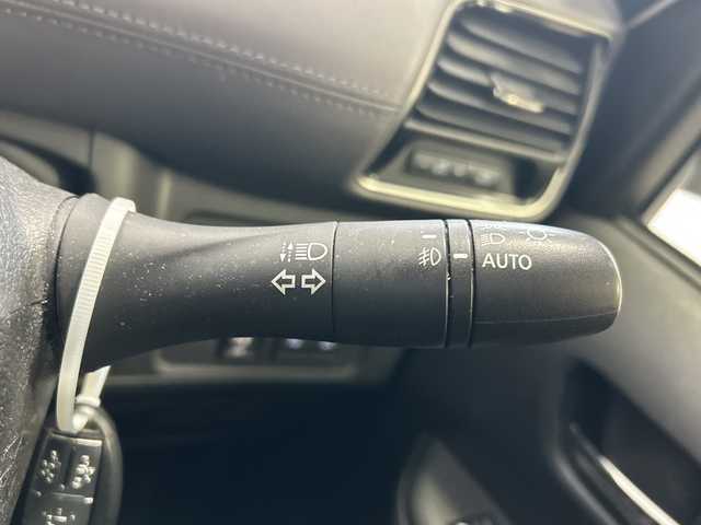 日産 セレナ e－パワー ハイウェイスター V 千葉県 2020(令2)年 6万km ブリリアントホワイトパール ナビ　全方位カメラ　フルセグ　ＣＤ／ＤＶＤ　ＢＴ　ＡＵＸ　ＵＳＢ　リアフリップダウンモニター　両側パワースライドドア　ＥＴＣ　エマージェンシーブレーキ　コーナーセンサー　ＬＥＤライト　踏み間違い防止