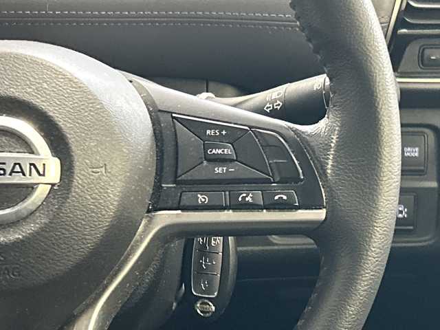 日産 セレナ e－パワー ハイウェイスター V 千葉県 2020(令2)年 6万km ブリリアントホワイトパール ナビ　全方位カメラ　フルセグ　ＣＤ／ＤＶＤ　ＢＴ　ＡＵＸ　ＵＳＢ　リアフリップダウンモニター　両側パワースライドドア　ＥＴＣ　エマージェンシーブレーキ　コーナーセンサー　ＬＥＤライト　踏み間違い防止