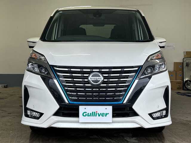 日産 セレナ e－パワー ハイウェイスター V 千葉県 2020(令2)年 6万km ブリリアントホワイトパール ナビ　全方位カメラ　フルセグ　ＣＤ／ＤＶＤ　ＢＴ　ＡＵＸ　ＵＳＢ　リアフリップダウンモニター　両側パワースライドドア　ＥＴＣ　エマージェンシーブレーキ　コーナーセンサー　ＬＥＤライト　踏み間違い防止