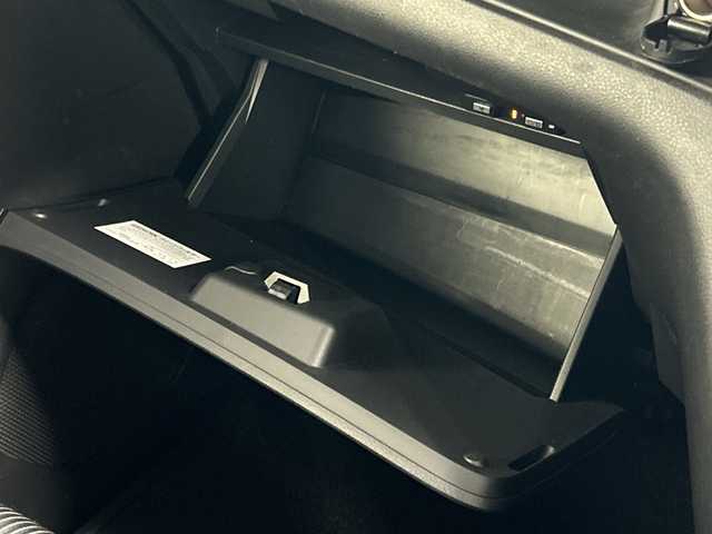 日産 セレナ e－パワー ハイウェイスター V 千葉県 2020(令2)年 6万km ブリリアントホワイトパール ナビ　全方位カメラ　フルセグ　ＣＤ／ＤＶＤ　ＢＴ　ＡＵＸ　ＵＳＢ　リアフリップダウンモニター　両側パワースライドドア　ＥＴＣ　エマージェンシーブレーキ　コーナーセンサー　ＬＥＤライト　踏み間違い防止