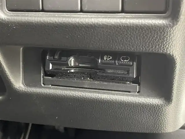 スズキ ワゴンＲ HYBRID FZ 群馬県 2017(平29)年 2.9万km ピュアホワイトP ナビ　フルセグＴＶ　バックカメラ　ドラレコ　ＥＴＣ　シートヒーター　キセノン　衝突被害軽減システム　ベンチシート　ステアリングスイッチ　オートライト　プッシュスタート　スマートキー　スペアキー　禁煙車