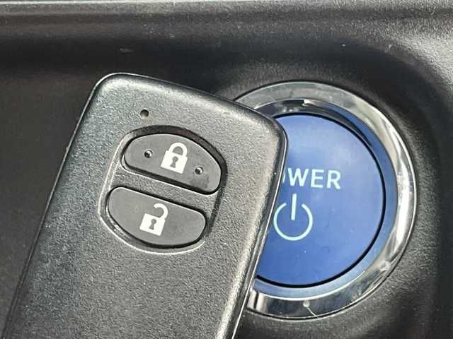 トヨタ アクア S スタイルブラック 愛知県 2020(令2)年 0.6万km ダークブルーマイカ トヨタセーフティセンス/純正ナビ　SDカードなし/全方位カメラ/コーナーセンサー/LEDヘッドライト/レーンキープアシスト/オートマチックハイビーム/衝突軽減システム/ワンセグ/CD DVD/Bluetooth/ステアリングスイッチ/スマートキー/プッシュスタート