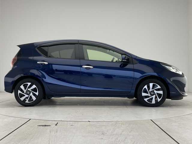 トヨタ アクア S スタイルブラック 愛知県 2020(令2)年 0.6万km ダークブルーマイカ トヨタセーフティセンス/純正ナビ　SDカードなし/全方位カメラ/コーナーセンサー/LEDヘッドライト/レーンキープアシスト/オートマチックハイビーム/衝突軽減システム/ワンセグ/CD DVD/Bluetooth/ステアリングスイッチ/スマートキー/プッシュスタート