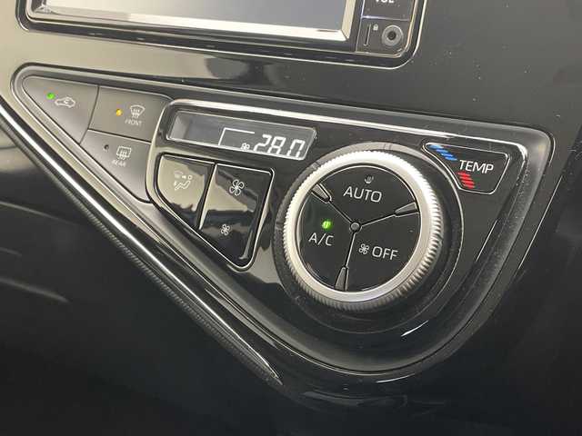 トヨタ アクア S スタイルブラック 愛知県 2020(令2)年 0.6万km ダークブルーマイカ トヨタセーフティセンス/純正ナビ　SDカードなし/全方位カメラ/コーナーセンサー/LEDヘッドライト/レーンキープアシスト/オートマチックハイビーム/衝突軽減システム/ワンセグ/CD DVD/Bluetooth/ステアリングスイッチ/スマートキー/プッシュスタート