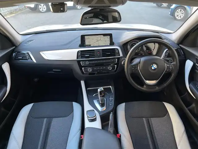 ＢＭＷ １１８ｄ スタイル 山梨県 2018(平30)年 2.1万km アルピンホワイト インテリジェントセーフティ/クルーズコントロール/レーンディパチャー/レーンキープ/LEDヘッドライト/オートライト/白半革シート/ミラー型ETC/前後PDC/MTモード付AT/純正OP前後ドラレコ/純正HDDナビ/CD/DVD/アイドリングストップ