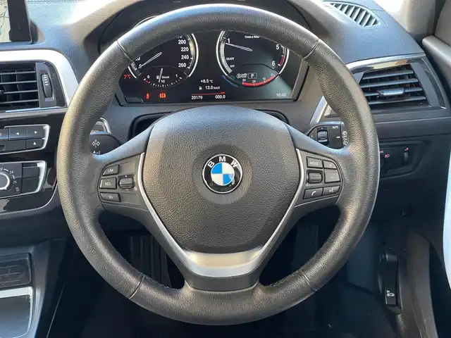 ＢＭＷ １１８ｄ スタイル 山梨県 2018(平30)年 2.1万km アルピンホワイト インテリジェントセーフティ/クルーズコントロール/レーンディパチャー/レーンキープ/LEDヘッドライト/オートライト/白半革シート/ミラー型ETC/前後PDC/MTモード付AT/純正OP前後ドラレコ/純正HDDナビ/CD/DVD/アイドリングストップ