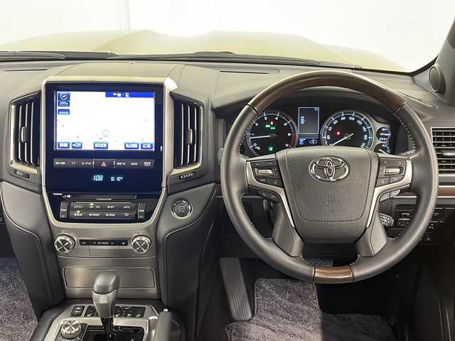 トヨタ ランドクルーザー ZX 道央・札幌 2019(令1)年 1.1万km ブラック /4WD//Toyota Safety Sense/・プリクラッシュセーフティ/・レーンディパーチャーアラート/・オートハイビーム/・追従式レーダークルーズコントロール//前席・２列目席パワーシート/シートヒーター/ベンチレーション//電動格納サードシート//サンルーフ//純正ナビ（TV/AM/FM/CD/DVD/BT)//ステアリングヒーター//センターデフロック//左右独立エアコン//ステアリングスイッチ//ドライブレコーダー//リヤクロストラフィックアラート//ブラインドスポットモニター//レーンキープアシスト//モデリスタエアロ//社外２２インチアルミホイール（サマー）//純正１８インチアルミホイール（スタッドレス285/45/R18）積み込み