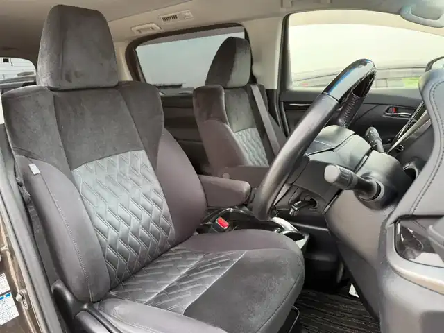 トヨタ アルファード S Aパッケージ 富山県 2019(令1)年 4.9万km グラファイトM 4WD/純正10型ナビ(BT/CD/DVD)/フルセグTV/パワースライドドア(両側)/バックカメラ/ビルトインETC2.0/純正ドライブレコーダー/純正12.1型後席ディスプレイ/レーダークルーズコントロール/セーフティセンス/・プリクラッシュセーフティ/・ロードサインアシスト/・レーントレーシングアシスト/・オートマチックハイビーム/ブラック加飾2眼LEDヘッドランプ/デュアルオートエアコン/木目調/革巻きコンビステアリング/助手席マニュアルオットマン/2列目リラックスキャプテンシート/純正18インチアルミホイール/スマートエントリー/プッシュスタートシステム/禁煙車