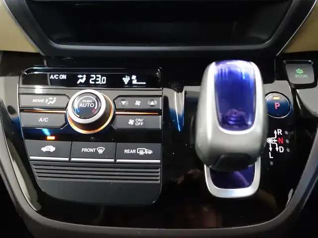ホンダ フリード ハイブリット G ホンダセンシング 静岡県 2018(平30)年 7.3万km ホワイトオーキッドパール 禁煙車/車検R9年1月26日/ホンダセンシング/　・衝突軽減ブレーキ/　・歩行者事故低減ステアリング/　・アダプティブクルーズコントロール/　・車線維持支援システム/　・路外逸脱抑制機能/　・誤発進抑制機能/　・先行車発進お知らせ機能/　・標識認識機能/アクティブコーナリングランプ/社外KENWOOD  MDV-L504  SDナビ/　iPod/USB/SD/DVD/CD/地デジTV/FM/AM/BT/バックカメラ/ビルトインETC/社外KENWOOD  ドライブレコーダー/両側パワースライドドア/LEDヘッドライト/社外15インチアルミホイール/SRSエアバッグ/　サイド/カーテン/スマートキー/プッシュスタート/社外フロアマット/保証書
