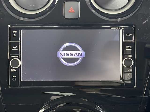日産 ノート e－パワー X 広島県 2017(平29)年 5.6万km インペリアルアンバーP 禁煙車/純正ナビ(MM317D-W)/アラウンドビューモニター/インテリジェントルームミラー/インテリジェントエマージェンシーブレーキ/車線逸脱警報/踏み間違い衝突防止アシスト/フロントバックソナー/ハイビームアシスト/ETC/オートライト/純正ホイールキャップ(185/70/R14)/エアバッグ(運転席/助手席)