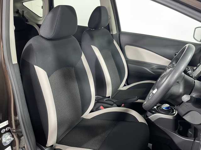 日産 ノート e－パワー X 広島県 2017(平29)年 5.6万km インペリアルアンバーP 禁煙車/純正ナビ(MM317D-W)/アラウンドビューモニター/インテリジェントルームミラー/インテリジェントエマージェンシーブレーキ/車線逸脱警報/踏み間違い衝突防止アシスト/フロントバックソナー/ハイビームアシスト/ETC/オートライト/純正ホイールキャップ(185/70/R14)/エアバッグ(運転席/助手席)