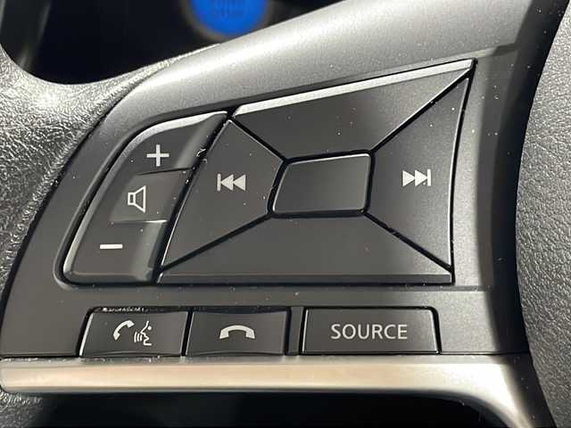 日産 ノート e－パワー X 広島県 2017(平29)年 5.6万km インペリアルアンバーP 禁煙車/純正ナビ(MM317D-W)/アラウンドビューモニター/インテリジェントルームミラー/インテリジェントエマージェンシーブレーキ/車線逸脱警報/踏み間違い衝突防止アシスト/フロントバックソナー/ハイビームアシスト/ETC/オートライト/純正ホイールキャップ(185/70/R14)/エアバッグ(運転席/助手席)