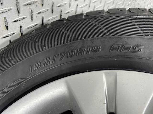 日産 ノート e－パワー X 広島県 2017(平29)年 5.6万km インペリアルアンバーP 禁煙車/純正ナビ(MM317D-W)/アラウンドビューモニター/インテリジェントルームミラー/インテリジェントエマージェンシーブレーキ/車線逸脱警報/踏み間違い衝突防止アシスト/フロントバックソナー/ハイビームアシスト/ETC/オートライト/純正ホイールキャップ(185/70/R14)/エアバッグ(運転席/助手席)