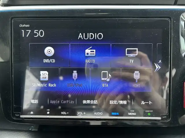 ホンダ ステップワゴン スパーダ ハイブリッド G EX ホンダセンシング 愛媛県 2018(平30)年 11.6万km プラチナホワイトパール 両側パワースライドドア/ホンダセンシング/純正メモリナビ/フルセグテレビ/ドライブレコーダー/クルーズコントロール/アイドリングストップ/ETC2.0/Bluetooth接続/AppleCarPlay/社外後席モニター/レーンキープアシスト/横滑り防止装置/バックカメラ/オートライト/オートマチックハイビーム/純正フロアマット/社外アルミホイール/ドアバイザー/スマートキー/プッシュスタート/ABS