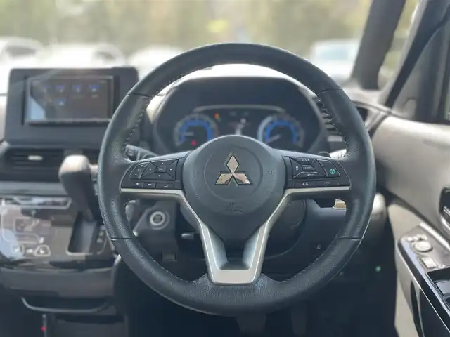 三菱 デリカミニ T プレミアム 道東・釧路十勝 2024(令6)年 0.7万km Ｌグリーン 4WD/MI-PILOT/社外ナビ/地デジ/アラウンドビューモニター/デジタルインナーミラー/衝突軽減ブレーキ/ステアリングヒーター/シートヒーター /両側パワースライドドア/コーナーセンサー/ETC/LEDヘッドライト/フォグランプ/電子パーキング/オートホールド/レーダークルーズコントロール/パドルシフト/オートライト/ハーフレザーシート