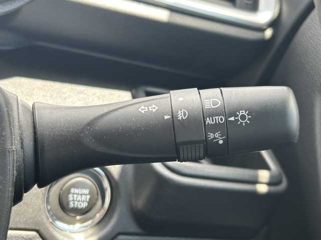 スズキ ソリオ HV MZ 福島県 2022(令4)年 1.9万km ピュアホワイトP デュアルカメラブレーキサポート/アダプティブクルーズコントロール/車線逸脱抑制機能/衝突被害軽減ブレーキ/純正ナビゲーション/【CD/DVD/USB/BT/TV】/アラウンドビューモニター/デジタルルームミラー型ドライブレコーダー/ビルトインETC2.0/両側電動スライドドア/前席シートヒーター/ヘッドアップディスプレイ/シートバックテーブル/リアサーキュレーター/リアドアシェード/LEDオートライト/LEDフォグランプ/純正フロアマット/ドアバイザー