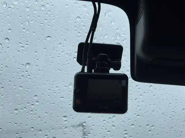 スズキ ソリオ バンディット HV MV 徳島県 2023(令5)年 2.7万km ピュアホワイトP 純正ナビ・フルセグＴＶ・ＣＤ・DVD再生・Bluetooth・USB接続・AMFMチューナー/衝突被害軽減システム/コーナーセンサー/車線逸脱警報装置/前席シートヒーター/プッシュスタート・スマートキー/社外15インチアルミホイール/LEDヘッドライト・フォグランプ/ダブル・サイドエアバック/純正フロアマット/ウィンカーミラー