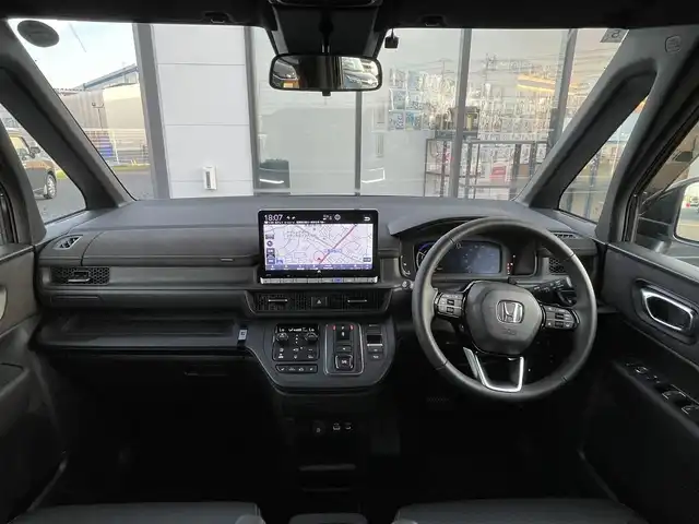 ホンダ ステップワゴン スパーダ eHEV プレミアムライン 千葉県 2024(令6)年 0.5万km クリスタルブラックパール 純正11.4インチメーカーナビ/(CD/DVD/BT/フルセグTV)/全方位カメラ/ホンダセンシング/衝突被害軽減システム/車線逸脱警報/レーダークルーズコントロール/ハーフレザーシート/両側パワースライドドア/横滑り防止装置/ETC/LEDヘッドライト/フォグランプ/オートライト/ウィンカーミラー/電動格納ミラー/純正17インチAW/シートヒーター/パワーバックドア/電子パーキングブレーキ/オートホールドスイッチ/プッシュスタート/スマートキー/フロアマット/ドアバイザー/スペアキー/取扱説明書/保証書