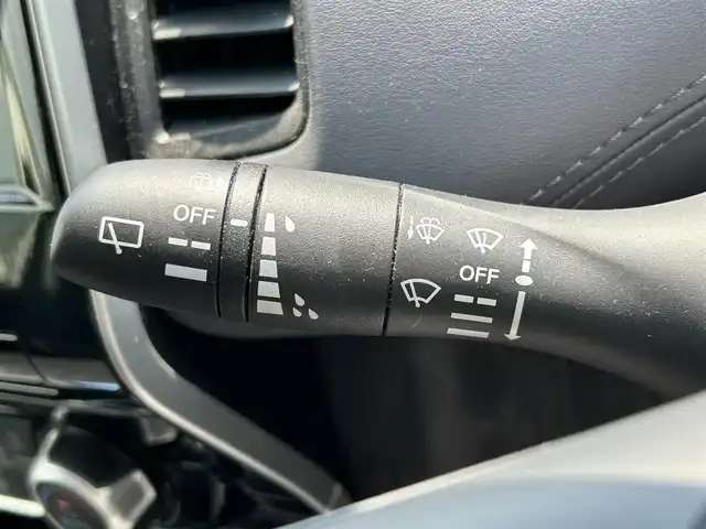 日産 セレナ e－パワー ハイウェイスター V 佐賀県 2020(令2)年 5.7万km ブリリアントホワイトパール 2トーン プロパイロット/インテリジェントエマージェンシーブレーキ/追従クルーズコントロール/前後ソナー/純正ナビ/・アラウンドビューモニター/・フルセグTV/BT/CD/DVD/純正後席モニター/両側パワースライドドア/・ハンズフリーパワースライド/電動パーキングスイッチ/前席シートヒーター/ステアリングヒーター/LEDヘッドライト/フォグランプ/オートライト/オートマチックハイビーム/純正16インチAW/ビルトインETC/前後ドライブレコーダー/CSD-790FHG