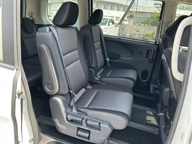 日産 セレナ e－パワー ハイウェイスター V 佐賀県 2020(令2)年 5.7万km ブリリアントホワイトパール 2トーン プロパイロット/インテリジェントエマージェンシーブレーキ/追従クルーズコントロール/前後ソナー/純正ナビ/・アラウンドビューモニター/・フルセグTV/BT/CD/DVD/純正後席モニター/両側パワースライドドア/・ハンズフリーパワースライド/電動パーキングスイッチ/前席シートヒーター/ステアリングヒーター/LEDヘッドライト/フォグランプ/オートライト/オートマチックハイビーム/純正16インチAW/ビルトインETC/前後ドライブレコーダー/CSD-790FHG