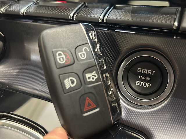 ジャガー Ｆ-ＴＹＰＥ R AWDクーペ 新潟県 2019(平31)年 1万km ユーロンホワイト オプション/パワーテールゲート/スエードクロスヘッダー&ヘッドライニングパック/-スエードクロスヘッドライニング/-スエードクロスサンバイザー/ヒーテッドステアリングホイール/デュアルゾーンクライメートコントロール/純正アルミホイール20インチ(スタイル5039)/エクステリアブラックパック