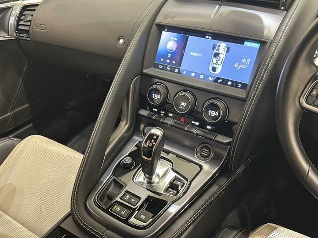 ジャガー Ｆ-ＴＹＰＥ R AWDクーペ 新潟県 2019(平31)年 1万km ユーロンホワイト オプション/パワーテールゲート/スエードクロスヘッダー&ヘッドライニングパック/-スエードクロスヘッドライニング/-スエードクロスサンバイザー/ヒーテッドステアリングホイール/デュアルゾーンクライメートコントロール/純正アルミホイール20インチ(スタイル5039)/エクステリアブラックパック