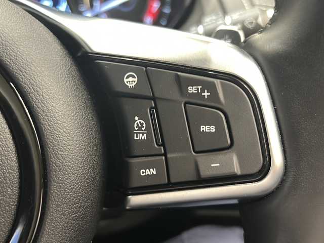 ジャガー Ｆ-ＴＹＰＥ R AWDクーペ 新潟県 2019(平31)年 1万km ユーロンホワイト オプション/パワーテールゲート/スエードクロスヘッダー&ヘッドライニングパック/-スエードクロスヘッドライニング/-スエードクロスサンバイザー/ヒーテッドステアリングホイール/デュアルゾーンクライメートコントロール/純正アルミホイール20インチ(スタイル5039)/エクステリアブラックパック