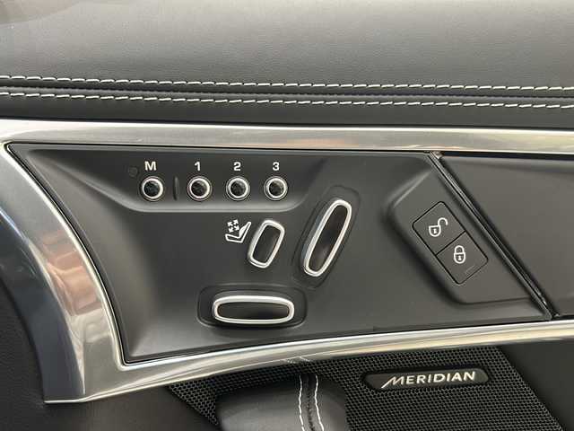 ジャガー Ｆ-ＴＹＰＥ R AWDクーペ 新潟県 2019(平31)年 1万km ユーロンホワイト オプション/パワーテールゲート/スエードクロスヘッダー&ヘッドライニングパック/-スエードクロスヘッドライニング/-スエードクロスサンバイザー/ヒーテッドステアリングホイール/デュアルゾーンクライメートコントロール/純正アルミホイール20インチ(スタイル5039)/エクステリアブラックパック
