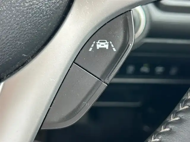 スズキ クロスビー HYBRID MZ 宮城県 2020(令2)年 7.9万km タフカーキパールメタリック/ブラック2トーン 全方位モニター用カメラパッケージ/・フロント/サイド/バックカメラ/・ステアリングスイッチ/2トーンルーフ/＝＝＝/セーフティサポート/・デュアルカメラブレーキサポート/・誤発進抑制機能（前方/後方）/・車線逸脱警報機能/・ふらつき警報機能/・先行車発進お知らせ機能/・ハイビームアシスト/・後退時ブレーキサポート/・リアパーキングセンサー/純正8インチナビ（AVIC-RLS901II）/・CD/DVD/・Bluetooth/・フルセグTV/ドライブレコーダー/前席シートヒーター/革調シートカバー/パーソナルテーブル（後席左右）/革巻きステアリング/パドルシフト/LEDヘッドランプ/オートライト/スマートキー＆プッシュスタート/スペアキー1本/電動格納ミラー/純正16インチAW/純正フロアマット/純正ドアバイザー/W/サイド/カーテンエアバッグ