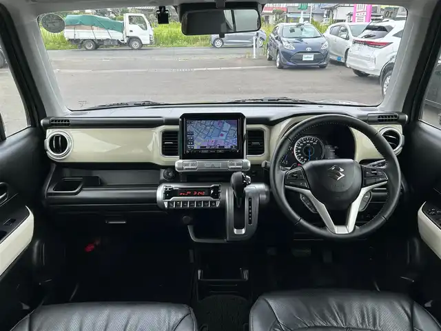 スズキ クロスビー HYBRID MZ 宮城県 2020(令2)年 7.9万km タフカーキパールメタリック/ブラック2トーン 全方位モニター用カメラパッケージ/・フロント/サイド/バックカメラ/・ステアリングスイッチ/2トーンルーフ/＝＝＝/セーフティサポート/・デュアルカメラブレーキサポート/・誤発進抑制機能（前方/後方）/・車線逸脱警報機能/・ふらつき警報機能/・先行車発進お知らせ機能/・ハイビームアシスト/・後退時ブレーキサポート/・リアパーキングセンサー/純正8インチナビ（AVIC-RLS901II）/・CD/DVD/・Bluetooth/・フルセグTV/ドライブレコーダー/前席シートヒーター/革調シートカバー/パーソナルテーブル（後席左右）/革巻きステアリング/パドルシフト/LEDヘッドランプ/オートライト/スマートキー＆プッシュスタート/スペアキー1本/電動格納ミラー/純正16インチAW/純正フロアマット/純正ドアバイザー/W/サイド/カーテンエアバッグ