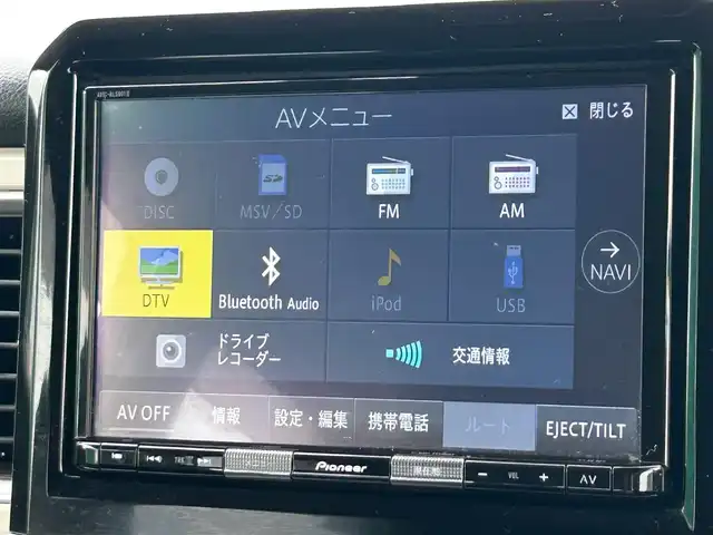 スズキ クロスビー HYBRID MZ 宮城県 2020(令2)年 7.9万km タフカーキパールメタリック/ブラック2トーン 全方位モニター用カメラパッケージ/・フロント/サイド/バックカメラ/・ステアリングスイッチ/2トーンルーフ/＝＝＝/セーフティサポート/・デュアルカメラブレーキサポート/・誤発進抑制機能（前方/後方）/・車線逸脱警報機能/・ふらつき警報機能/・先行車発進お知らせ機能/・ハイビームアシスト/・後退時ブレーキサポート/・リアパーキングセンサー/純正8インチナビ（AVIC-RLS901II）/・CD/DVD/・Bluetooth/・フルセグTV/ドライブレコーダー/前席シートヒーター/革調シートカバー/パーソナルテーブル（後席左右）/革巻きステアリング/パドルシフト/LEDヘッドランプ/オートライト/スマートキー＆プッシュスタート/スペアキー1本/電動格納ミラー/純正16インチAW/純正フロアマット/純正ドアバイザー/W/サイド/カーテンエアバッグ