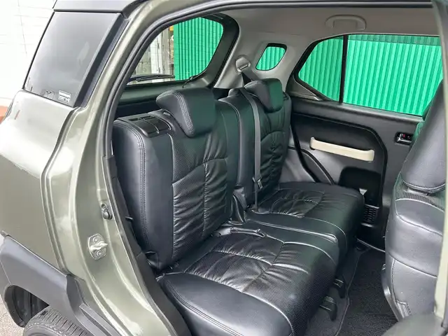 スズキ クロスビー HYBRID MZ 宮城県 2020(令2)年 7.9万km タフカーキパールメタリック/ブラック2トーン 全方位モニター用カメラパッケージ/・フロント/サイド/バックカメラ/・ステアリングスイッチ/2トーンルーフ/＝＝＝/セーフティサポート/・デュアルカメラブレーキサポート/・誤発進抑制機能（前方/後方）/・車線逸脱警報機能/・ふらつき警報機能/・先行車発進お知らせ機能/・ハイビームアシスト/・後退時ブレーキサポート/・リアパーキングセンサー/純正8インチナビ（AVIC-RLS901II）/・CD/DVD/・Bluetooth/・フルセグTV/ドライブレコーダー/前席シートヒーター/革調シートカバー/パーソナルテーブル（後席左右）/革巻きステアリング/パドルシフト/LEDヘッドランプ/オートライト/スマートキー＆プッシュスタート/スペアキー1本/電動格納ミラー/純正16インチAW/純正フロアマット/純正ドアバイザー/W/サイド/カーテンエアバッグ