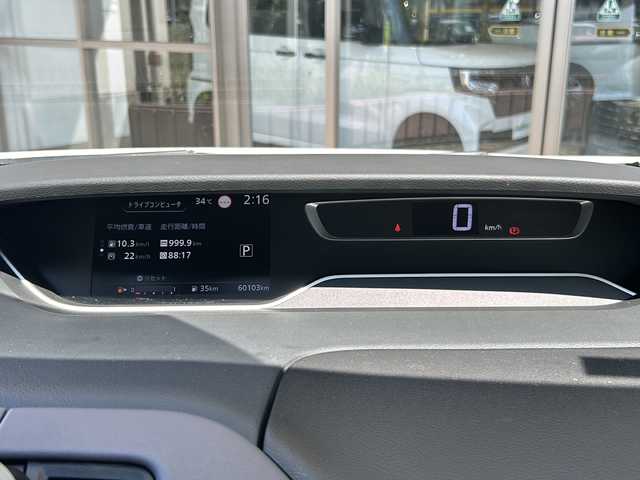日産 セレナ マルチベッド ハイウェイスター V 静岡県 2021(令3)年 6.1万km ブリリアントホワイトパール 2トーン 純正SDナビ/・CD/・DVD/・フルセグＴＶ/・Bluetooth/・AM/・FM/主要装備/・両側パワスラ/・マルチベッド/・プロパイロット/・衝突軽減/・レーンキープ/・BSM/・追従クルコン/・シートヒーターD/N席/・ハーフレザーシート/・ハンドルヒーター/・社外ドラレコ前/・ビルトインETC/・ハンズフリー/・LEDヘッドライト/・オートライト/・純正フロアマット/・純正アルミホイール