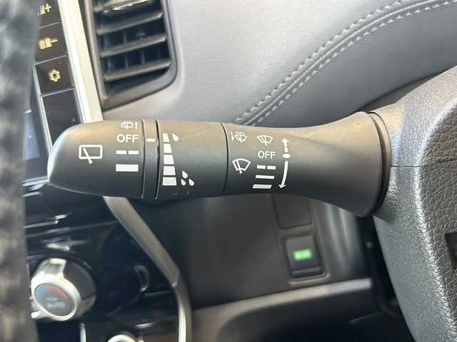日産 セレナ マルチベッド ハイウェイスター V 静岡県 2021(令3)年 6.1万km ブリリアントホワイトパール 2トーン 純正SDナビ/・CD/・DVD/・フルセグＴＶ/・Bluetooth/・AM/・FM/主要装備/・両側パワスラ/・マルチベッド/・プロパイロット/・衝突軽減/・レーンキープ/・BSM/・追従クルコン/・シートヒーターD/N席/・ハーフレザーシート/・ハンドルヒーター/・社外ドラレコ前/・ビルトインETC/・ハンズフリー/・LEDヘッドライト/・オートライト/・純正フロアマット/・純正アルミホイール