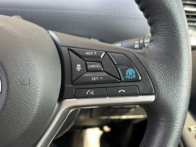 日産 セレナ マルチベッド ハイウェイスター V 静岡県 2021(令3)年 6.1万km ブリリアントホワイトパール 2トーン 純正SDナビ/・CD/・DVD/・フルセグＴＶ/・Bluetooth/・AM/・FM/主要装備/・両側パワスラ/・マルチベッド/・プロパイロット/・衝突軽減/・レーンキープ/・BSM/・追従クルコン/・シートヒーターD/N席/・ハーフレザーシート/・ハンドルヒーター/・社外ドラレコ前/・ビルトインETC/・ハンズフリー/・LEDヘッドライト/・オートライト/・純正フロアマット/・純正アルミホイール
