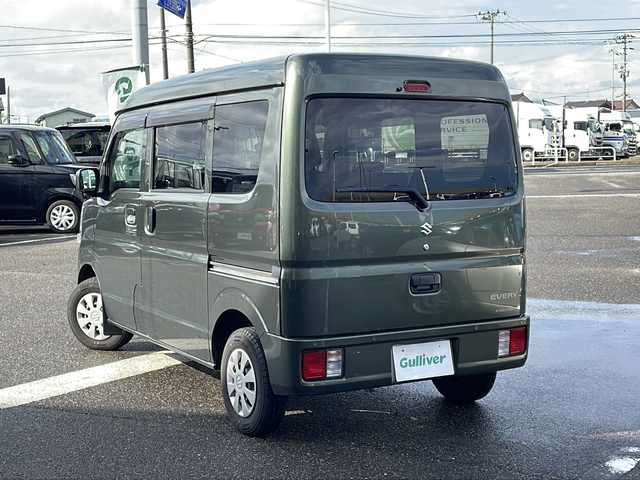 スズキ エブリイ JOIN 新潟県 2023(令5)年 2.6万km クールカーキPM ワンオーナー/純正メモリナビ/(BT/AM/FM)/4WD/スタッドレスタイヤ/バックカメラ/衝突被害軽減システム/レーンキープアシスト/盗難防止装置/コーナーセンサー/ETC/ミラーヒーター/スペアキー 1本/純正フロアマット