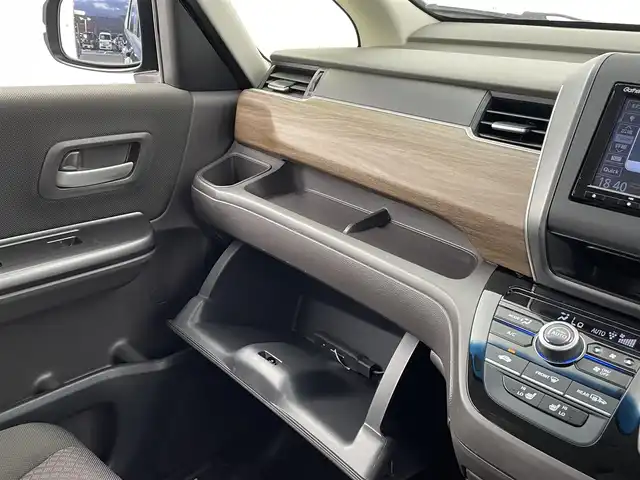 ホンダ フリード ハイブリット G ホンダセンシング 神奈川県 2021(令3)年 8.7万km クリスタルブラックパール 純正ナビ/フルセグ/DVD/Bluetooth/バックカメラ/両側パワスラ/ホンダセンシング/レーダークルーズコントロール/前後ドラレコ/ビルトインETC/前席シートヒーター/オートLEDライト/純正フロアマット/スマートキーX2/保証書