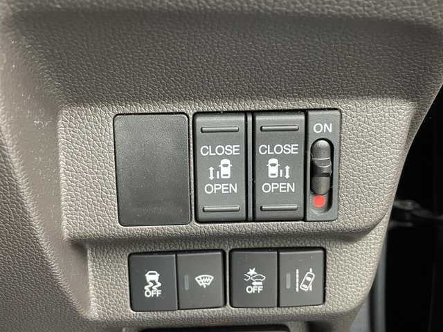 ホンダ フリード ハイブリット G ホンダセンシング 神奈川県 2021(令3)年 8.7万km クリスタルブラックパール 純正ナビ/フルセグ/DVD/Bluetooth/バックカメラ/両側パワスラ/ホンダセンシング/レーダークルーズコントロール/前後ドラレコ/ビルトインETC/前席シートヒーター/オートLEDライト/純正フロアマット/スマートキーX2/保証書