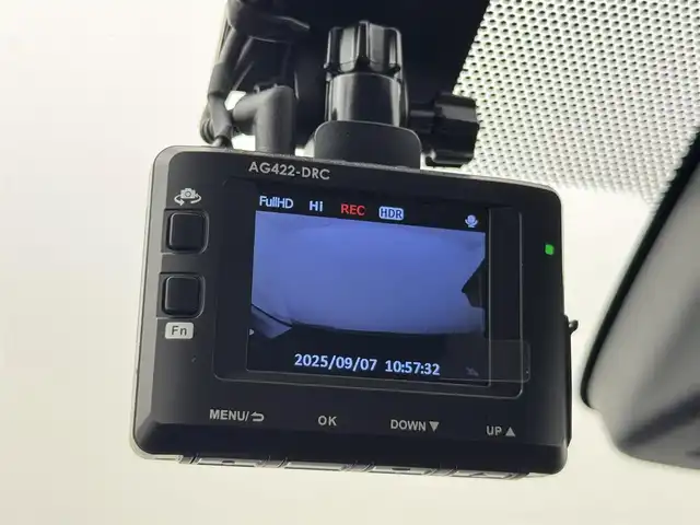 トヨタ アクア クロスオーバー 福岡県 2018(平30)年 4.5万km ブラックマイカ 純正９インチナビ（フルセグＴＶ、ＢＴ）　/バックカメラ　/ＥＴＣ　/前後ドライブレコーダー　/衝突被害軽減システム　/横滑り防止装置　/コーナーセンサー　/レーンキープ　/シートヒーター　/盗難防止装置　/オートライト