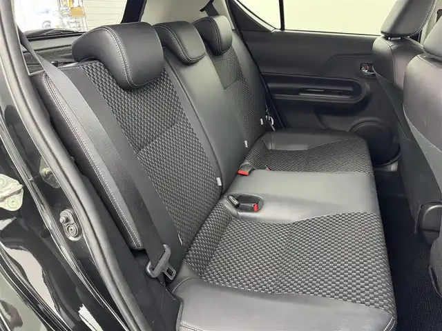 トヨタ アクア クロスオーバー 福岡県 2018(平30)年 4.5万km ブラックマイカ 純正９インチナビ（フルセグＴＶ、ＢＴ）　/バックカメラ　/ＥＴＣ　/前後ドライブレコーダー　/衝突被害軽減システム　/横滑り防止装置　/コーナーセンサー　/レーンキープ　/シートヒーター　/盗難防止装置　/オートライト