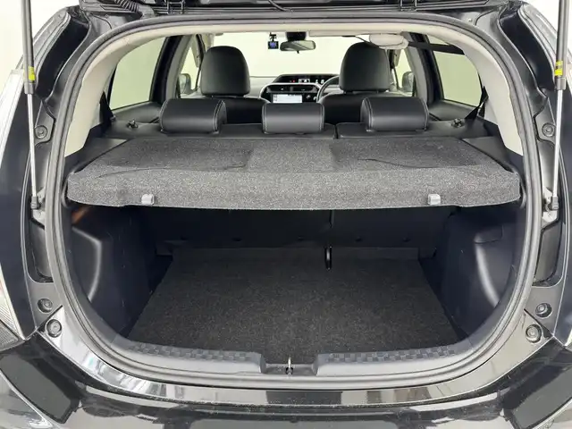 トヨタ アクア クロスオーバー 福岡県 2018(平30)年 4.5万km ブラックマイカ 純正９インチナビ（フルセグＴＶ、ＢＴ）　/バックカメラ　/ＥＴＣ　/前後ドライブレコーダー　/衝突被害軽減システム　/横滑り防止装置　/コーナーセンサー　/レーンキープ　/シートヒーター　/盗難防止装置　/オートライト