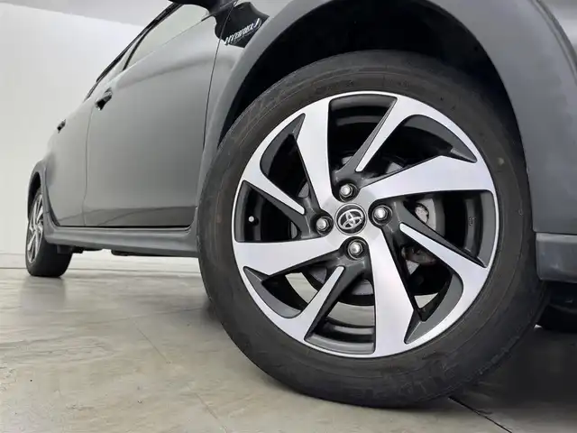 トヨタ アクア クロスオーバー 福岡県 2018(平30)年 4.5万km ブラックマイカ 純正９インチナビ（フルセグＴＶ、ＢＴ）　/バックカメラ　/ＥＴＣ　/前後ドライブレコーダー　/衝突被害軽減システム　/横滑り防止装置　/コーナーセンサー　/レーンキープ　/シートヒーター　/盗難防止装置　/オートライト