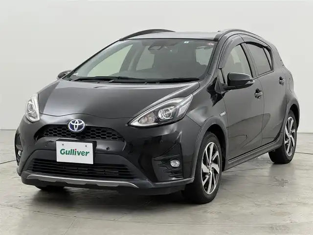 トヨタ アクア クロスオーバー 福岡県 2018(平30)年 4.5万km ブラックマイカ 純正９インチナビ（フルセグＴＶ、ＢＴ）　/バックカメラ　/ＥＴＣ　/前後ドライブレコーダー　/衝突被害軽減システム　/横滑り防止装置　/コーナーセンサー　/レーンキープ　/シートヒーター　/盗難防止装置　/オートライト