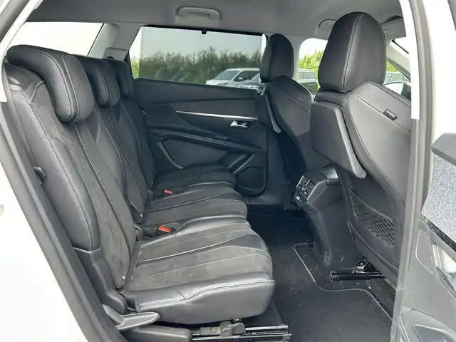 プジョー ５００８ クロスシティ 鹿児島県 2018(平30)年 8.3万km BLANC NACRE 純正ナビ/（Bluetooth/AppleCarPlay）/バック・サイドカメラ/ブラインドスポットモニター/レーンキープアシスト/電動リアゲート/LEDヘッドライト/シートヒーター/運転席マッサージ/純正フロアマット/純正18インチアルミホイール/アドバンスドグリップコントロール/ヒルスタートアシスト/前後ドライブレコーダー/ETC