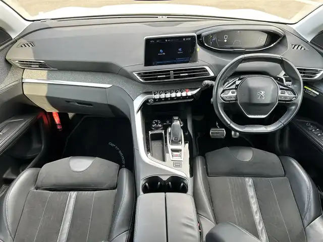 プジョー ５００８ クロスシティ 鹿児島県 2018(平30)年 8.3万km BLANC NACRE 純正ナビ/（Bluetooth/AppleCarPlay）/バック・サイドカメラ/ブラインドスポットモニター/レーンキープアシスト/電動リアゲート/LEDヘッドライト/シートヒーター/運転席マッサージ/純正フロアマット/純正18インチアルミホイール/アドバンスドグリップコントロール/ヒルスタートアシスト/前後ドライブレコーダー/ETC