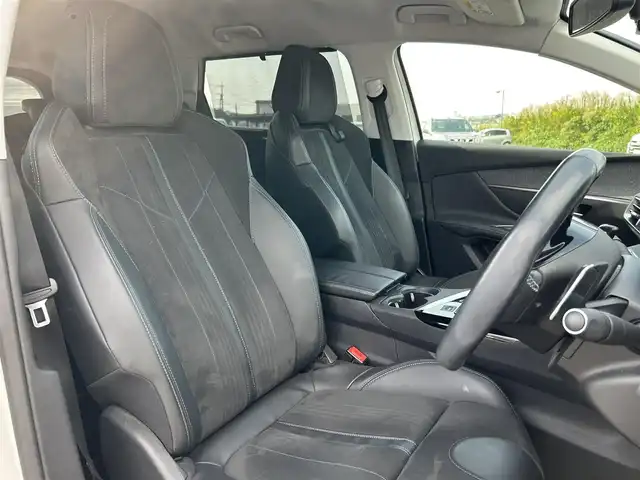 プジョー ５００８ クロスシティ 鹿児島県 2018(平30)年 8.3万km BLANC NACRE 純正ナビ/（Bluetooth/AppleCarPlay）/バック・サイドカメラ/ブラインドスポットモニター/レーンキープアシスト/電動リアゲート/LEDヘッドライト/シートヒーター/運転席マッサージ/純正フロアマット/純正18インチアルミホイール/アドバンスドグリップコントロール/ヒルスタートアシスト/前後ドライブレコーダー/ETC